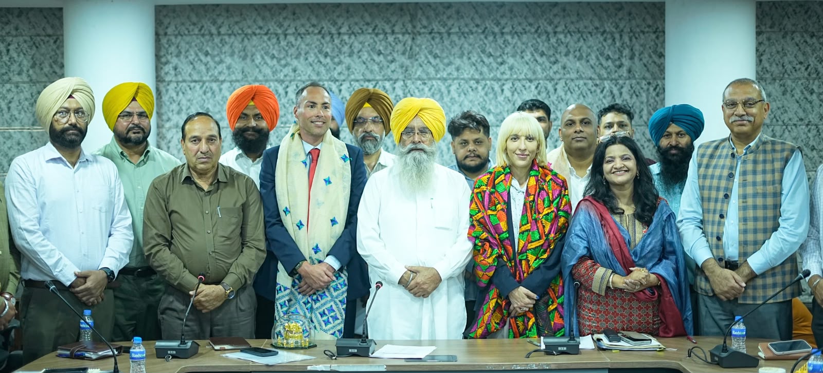 ਗੁਰਮੀਤ ਸਿੰਘ ਖੁੱਡੀਆਂ ਵੱਲੋਂ ਯੂ.ਕੇ. ਦੇ ਨਿਵੇਸ਼ਕਾਂ ਨੂੰ ਪੰਜਾਬ ਵਿੱਚ ਨਿਵੇਸ਼ ਦਾ ਸੱਦਾ; 'ਵੇਰਕਾ’ ਅਤੇ 'ਫਾਈਵ ਰਿਵਰਜ਼' ਨੂੰ ਕੌਮਾਂਤਰੀ ਬਾਜ਼ਾਰ 'ਚ ਲਿਜਾਣ ਦੀ ਪੇਸ਼ਕਸ਼